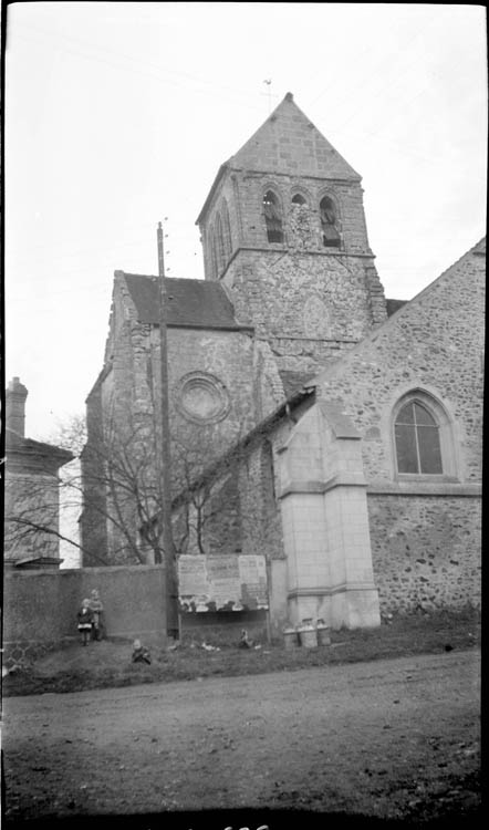 Clocher et transept depuis la façade occidentale