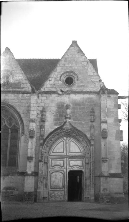 Entrée dans la façade latérale