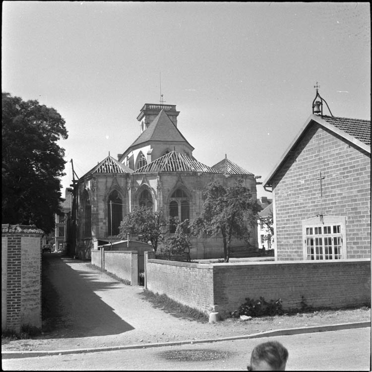 Chevet ; travaux sur la toiture