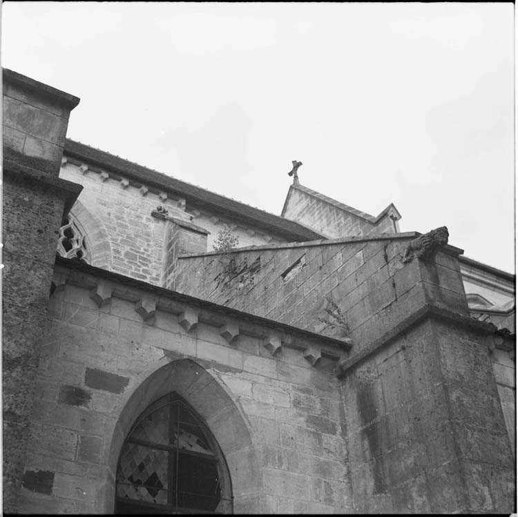 Façade latérale : partie haute bas-côté nord