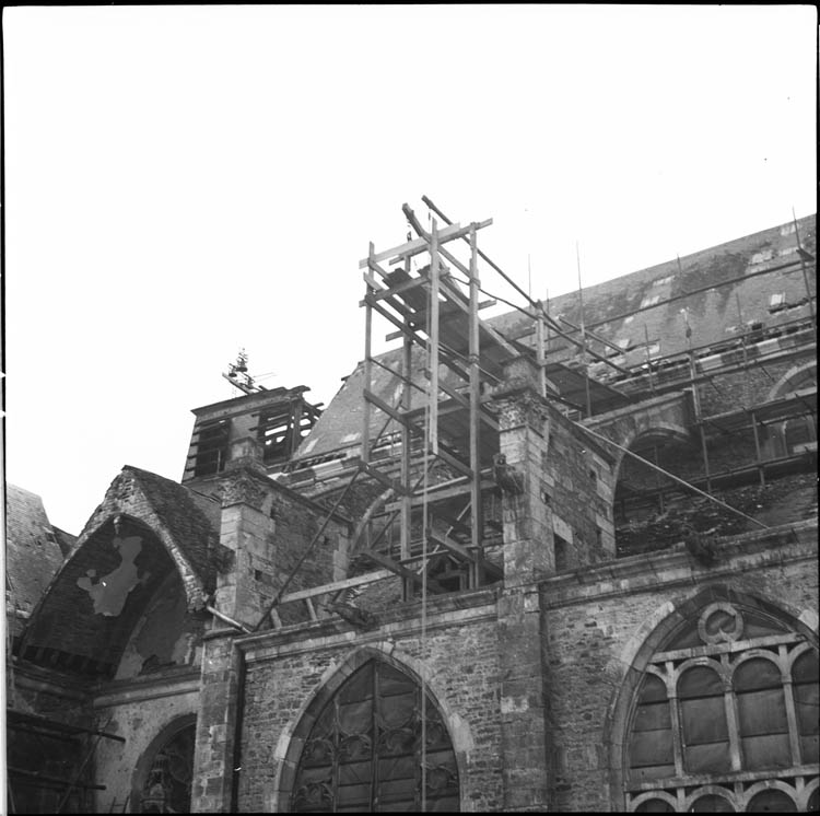 Façade latérale ; échafaudages