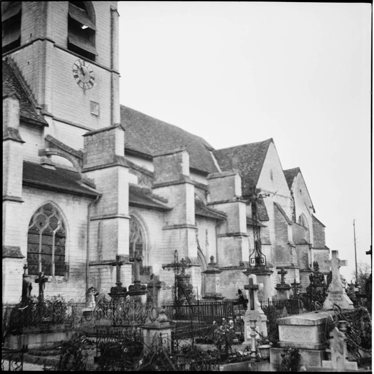 Façade latérale vue du cimetière