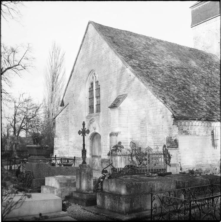 Façade ouest vue du cimetière