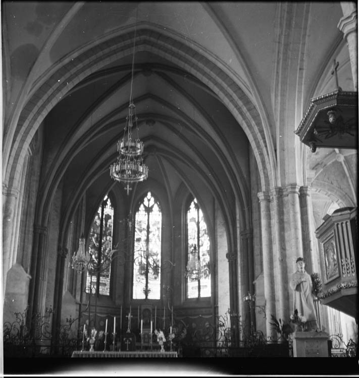 Intérieur, fenêtres du choeur