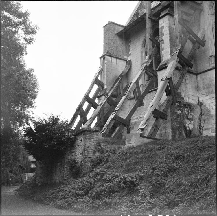 Etais sur la façade latérale