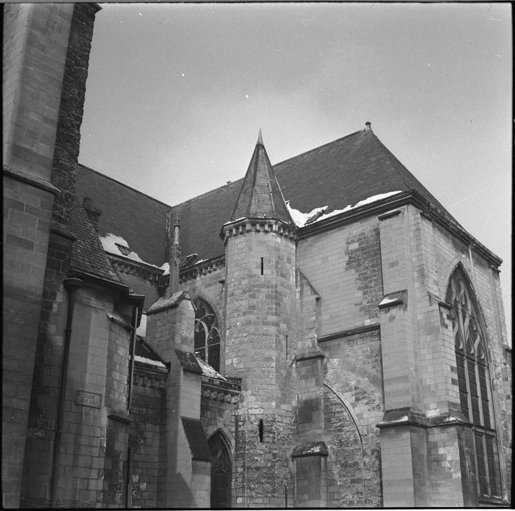 Transept, tour d'escalier