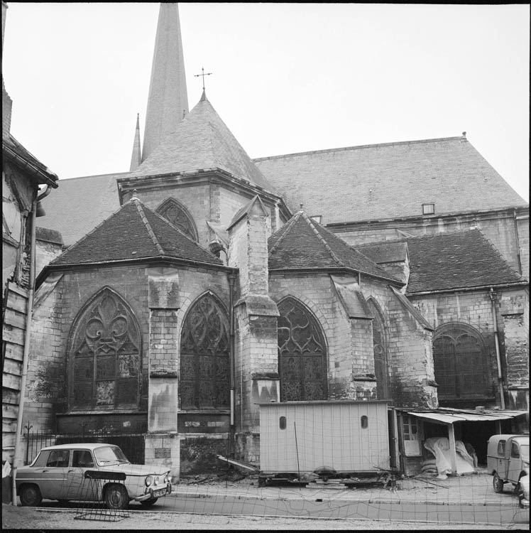 Chevet ; baraque de chantier