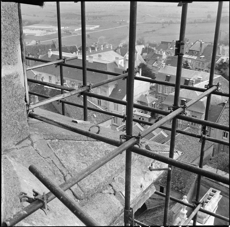 Abords vus depuis le haut de l’échafaudage, façade ouest