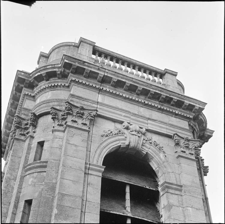 Façade ouest : restauration de la baie