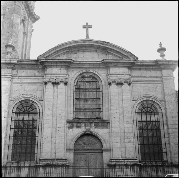 Vue partielle de la façade ouest