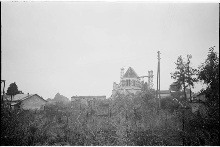 Ensemble est : reconstruction de la toiture