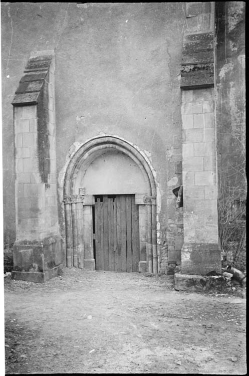 Porte de la façade latérale