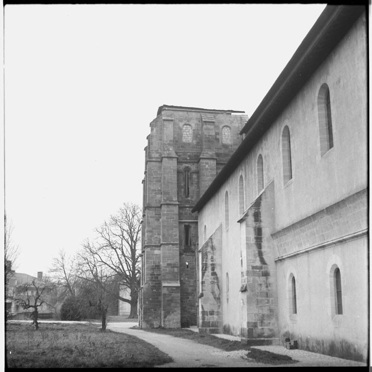 Clocher et façade latérale