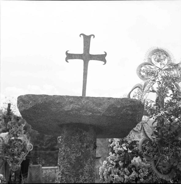 Cimetière, détail d'une croix