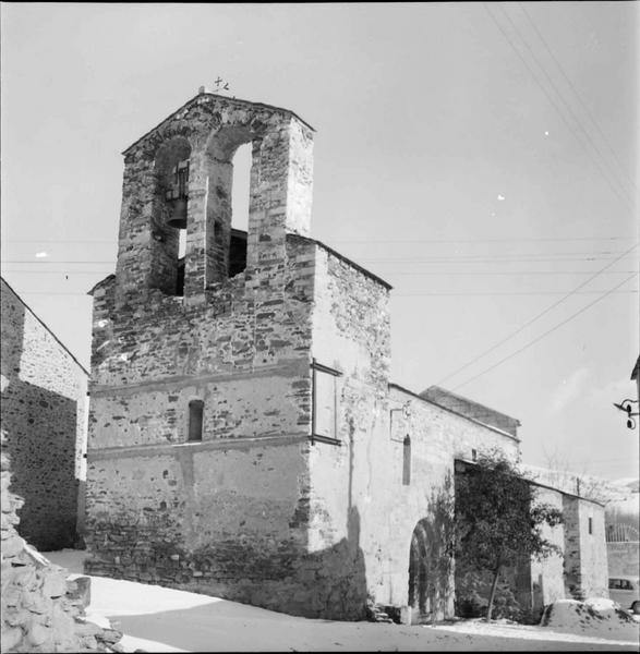 Façade avec clocher