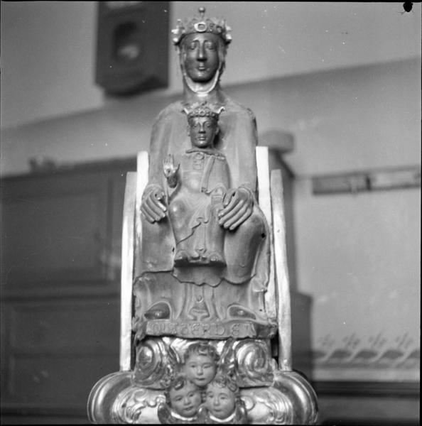 Statue : Vierge à l'Enfant assise