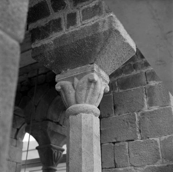 Colonne de fenêtre