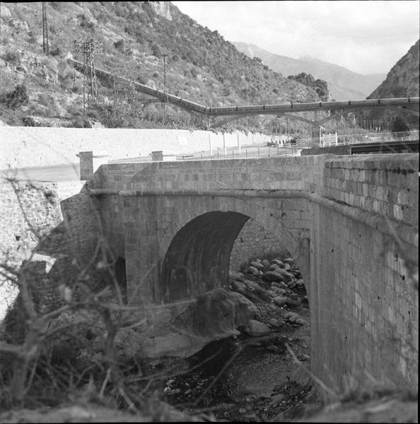 Pontfortifié sur la Têt