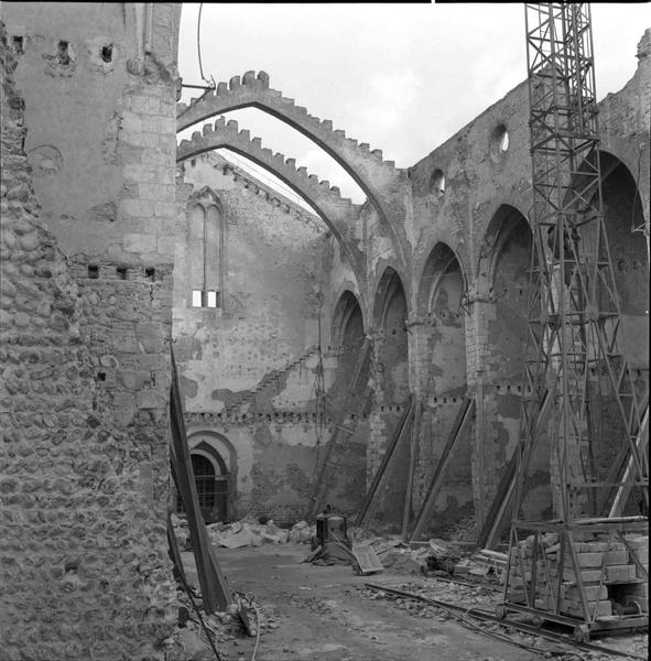 Nef : chantier de reconstruction