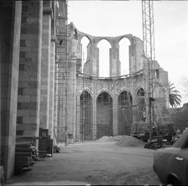 Nef et choeur échafaudé