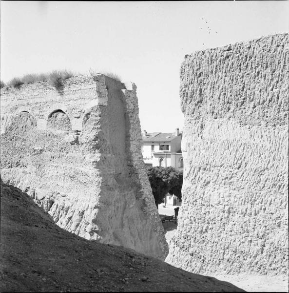 Brèche dans le mur d'enceinte