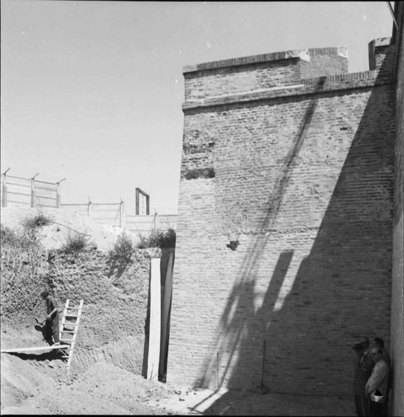 Mur d'enceinte en travaux