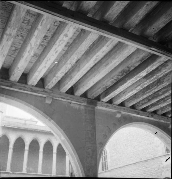 Plafond de la galerie de la façade est