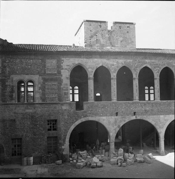 Galeries de la façade est en travaux