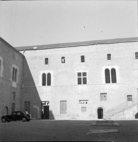 Façade sud sur la cour intérieure