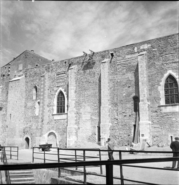 Contreforts de la façade extérieure