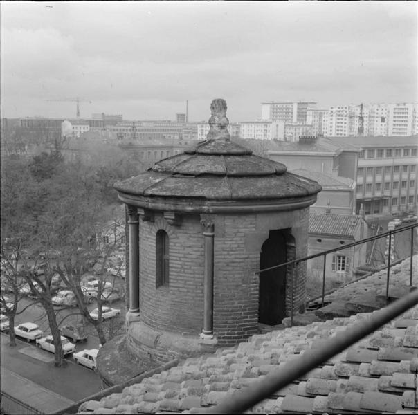 Escalier d'accès au toit : sommet de la tourelle