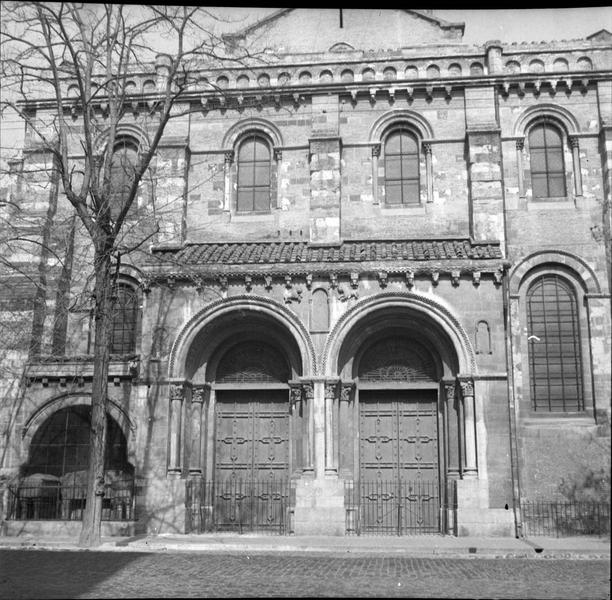 Façade : portail ouest