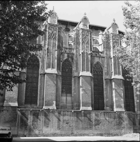 Façade latérale, vue partielle