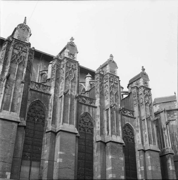 Façade latérale, partie supérieure