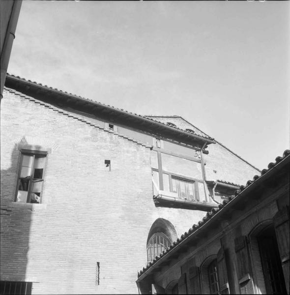 Façade latérale, vue partielle