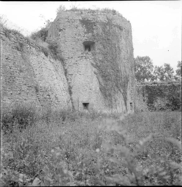 Tour de l'enceinte