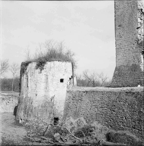 Tour de l'enceinte