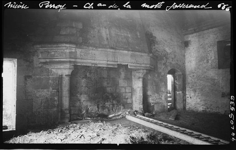 Intérieur, cheminée