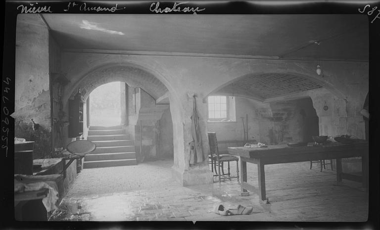 Intérieur, salle basse ou anciennes cuisines