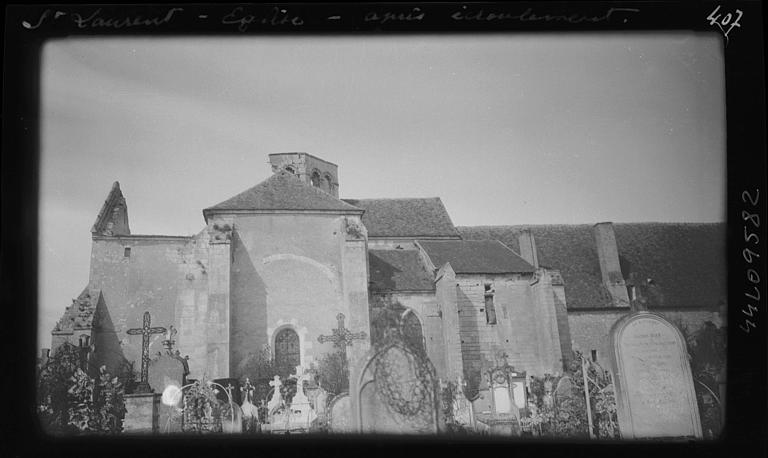 Eglise après écroulement, extérieur : ensemble latérale, vue prise depuis le cimetière