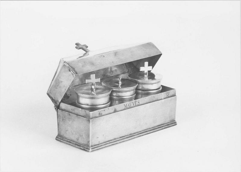 boîte aux saintes huiles - © Ministère de la Culture (France), Médiathèque du patrimoine et de la photographie (objets mobiliers), tous droits réservés