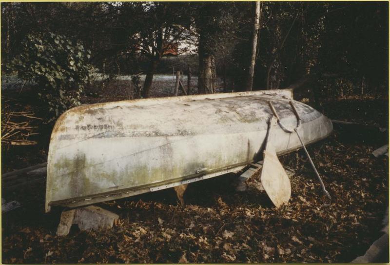 bateau de plaisance (bateau de régate de rivière, dériveur) dit Le Vezon