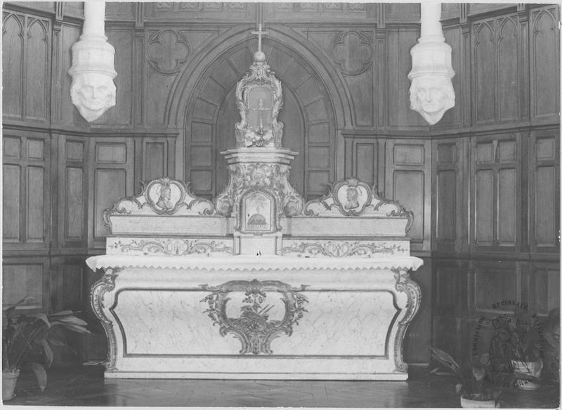 Autel, gradin, tabernacle, exposition (maître-autel)