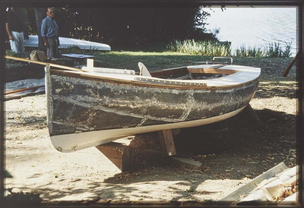 bateau de plaisance (bateau de régate de rivière, dériveur) dit Le Vezon