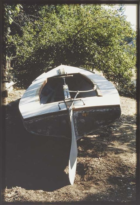 bateau de plaisance (bateau de régate de rivière, dériveur) dit Le Vezon