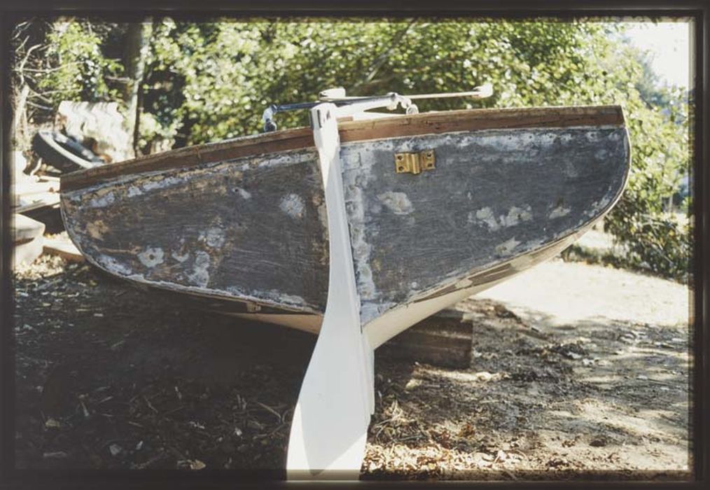 bateau de plaisance (bateau de régate de rivière, dériveur) dit Le Vezon