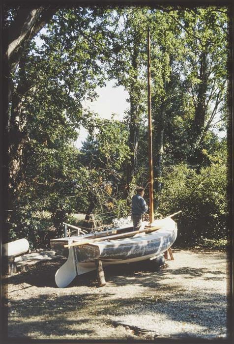 bateau de plaisance (bateau de régate de rivière, dériveur) dit Le Vezon