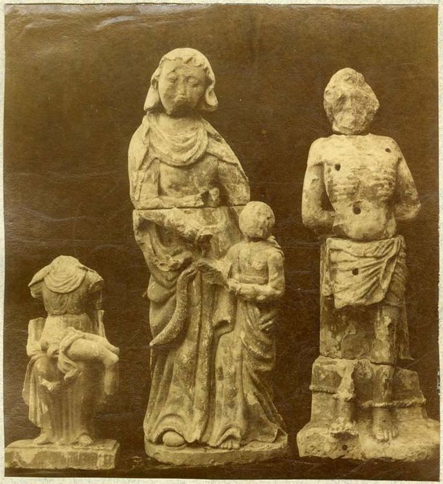 groupes sculptés : Education de la Vierge, Vierge de pitié ; statue : saint Sébastien - © Ministère de la Culture (France), Médiathèque du patrimoine et de la photographie, diffusion RMN-GP