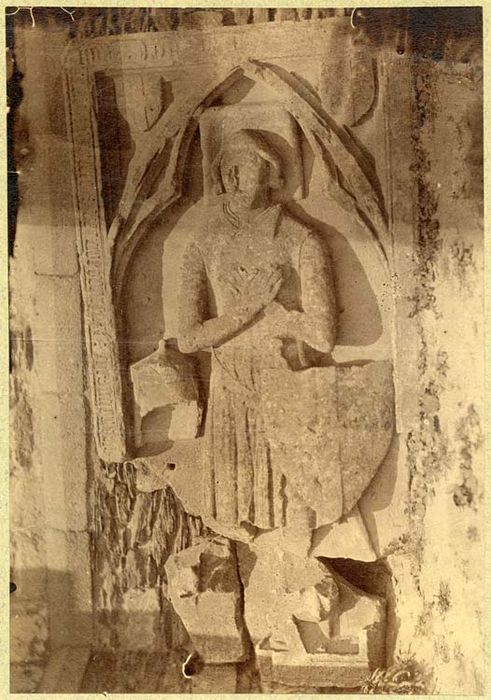 monument sépulcral : du chevalier Guillaume des Bretesches, dite du croisée