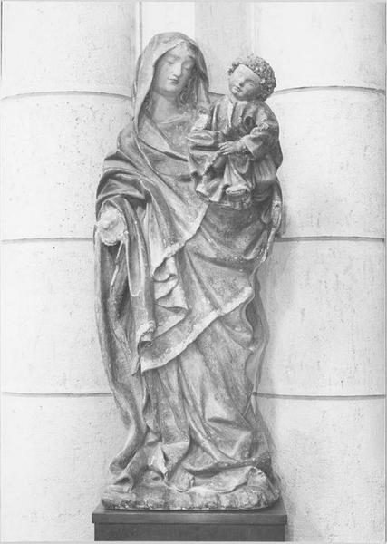 statue : Vierge à l'Enfant